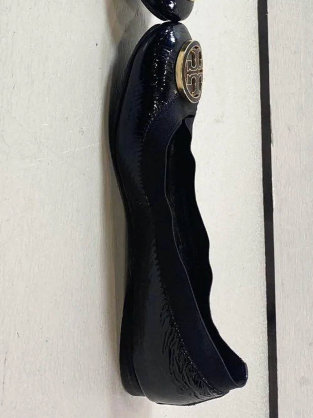 Tory Burch Black Leather Scalloped Ballet Flats Gold Medallion Logo 6